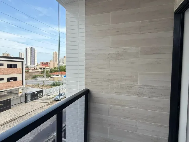 Imagem 2: Apartamento no Bessa, 3 Quartos Varanda pra Rua / Elevador e Área de Lazer na Cobertura