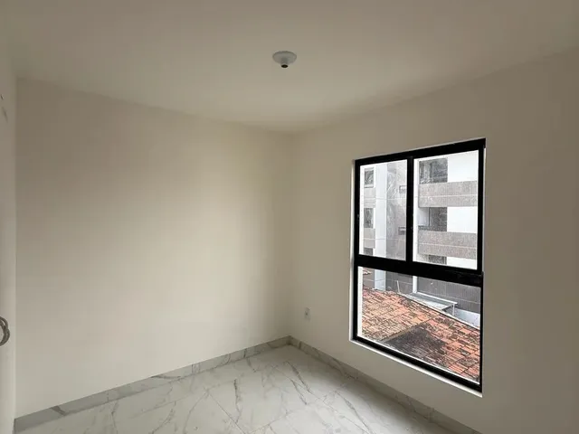 Imagem 3: Apartamento no Bessa, 3 Quartos Varanda pra Rua / Elevador e Área de Lazer na Cobertura