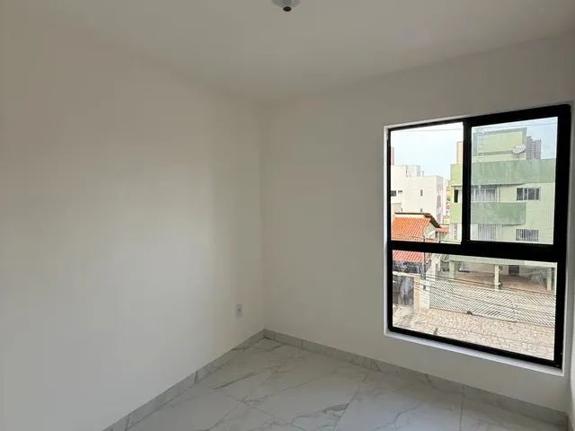 Imagem 5: Apartamento no Bessa, 3 Quartos Varanda pra Rua / Elevador e Área de Lazer na Cobertura