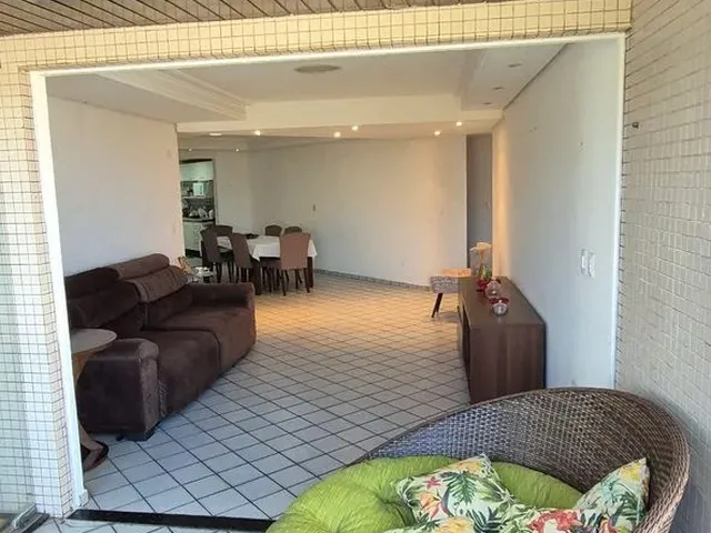 Imagem 2: Apartamento 265M2 - 4 Suites - 150 Metros do Mar, Intermares. Oportunidade. Promoção