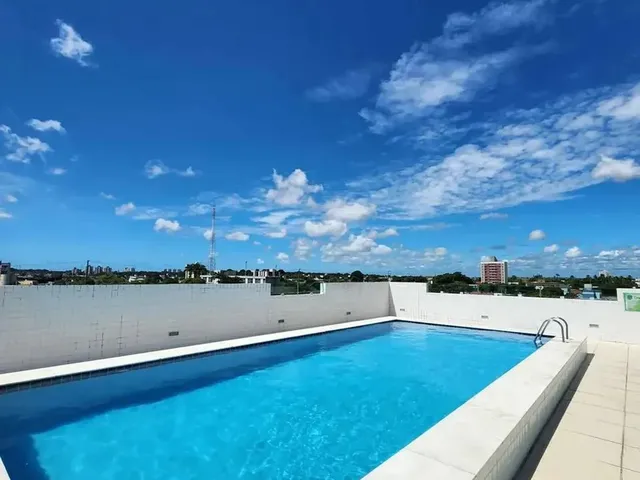 Imagem 3: Apartamento no Centro com 2 Quartos, 2 Vagas, Elevador e Piscina