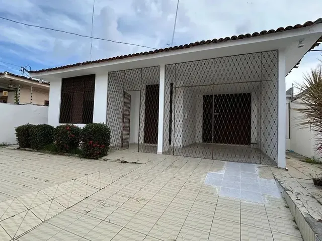 Imagem: Casa À Venda no Bairro dos Estados 3 Quartos