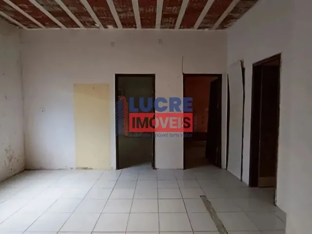 Imagem 2: Casa com 4 Quartos (2 Suítes) no José Américo