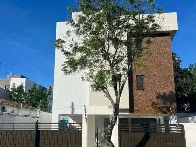 Imagem 1: Miramar - Vendo Apto. de 3 Quartos , no 2º Andar - Prédio Novo - Fachada Moderna