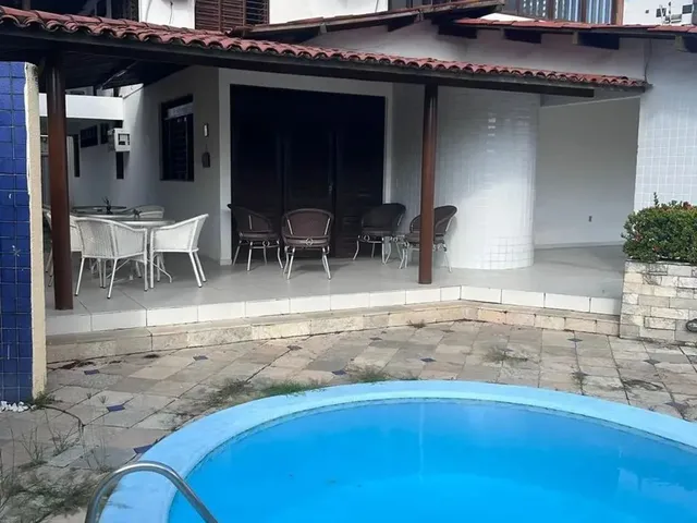 Imagem: Casa a Venda com 04 Quartos, Piscina no
