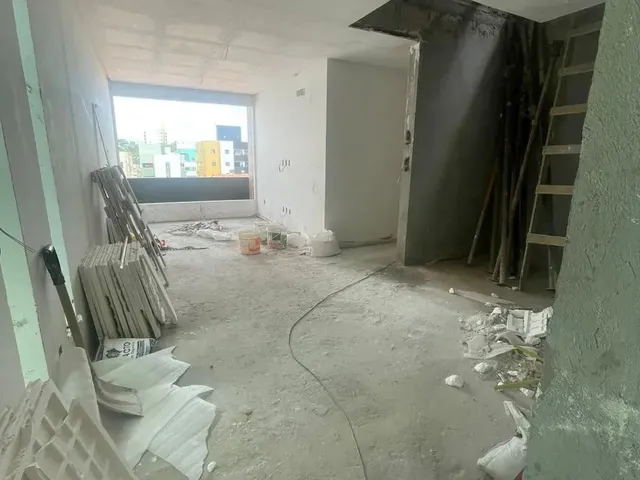 Imagem 2: Cobertura Próximo a Praça da Paz 3 Quartos 1 Suite Bancarios para Vender