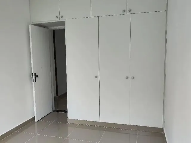Imagem 2: Alugo Apartamento Reformado 2 Quartos Mais Uma Dependência