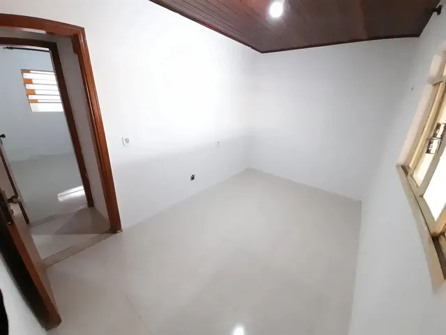 Imagem 3: Casa com 02 Quartos + Dce, 140 M², Sozinha no Lote, Qnl 01, Bl. E, Taguatinga, Ao Lado