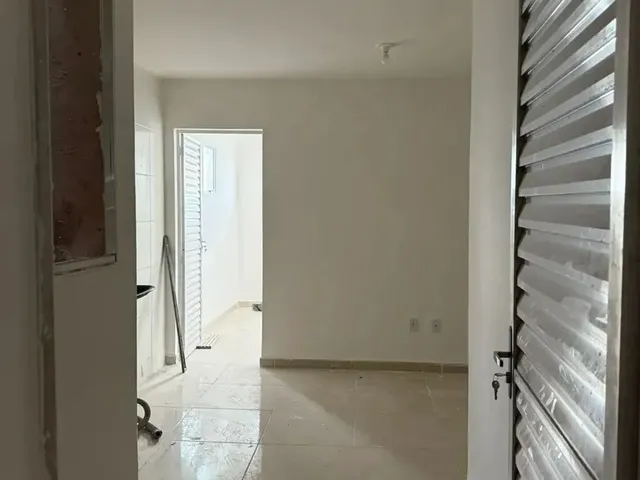 Imagem 9: Aluga-Se Apartamento 1 Quarto com Varanda R$ 850,00 na Ade Arniqueiras Próximo Academia W