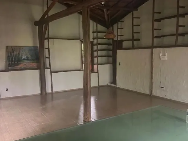 Imagem: Casa de 3 Quartos, Ampla, Piscina, Varanda