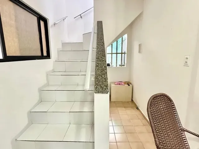 Imagem 8: Casa Duplex Ampla com 6 Quartos no Dix-Sept Rosado Excelente Localização