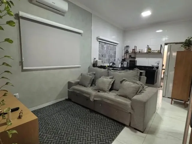 Imagem 2: Casa no Pajuçara com 3 Quartos / 1 Suite e Varanda Gourmet com Churrasqueira a Venda
