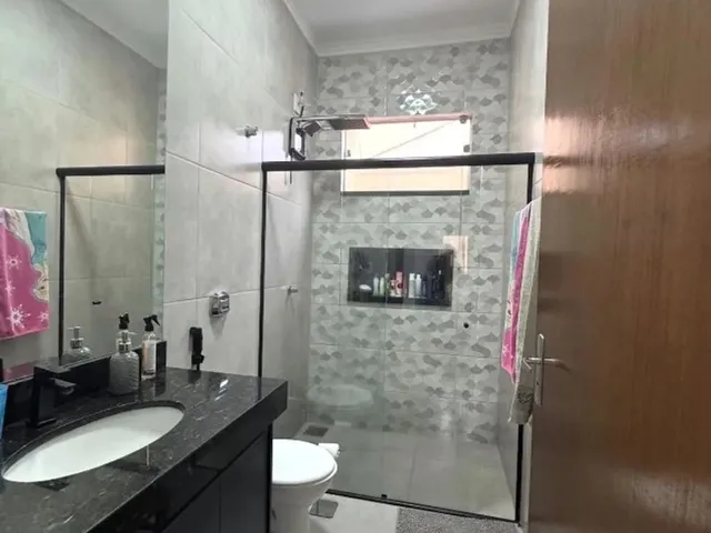Imagem 11: Casa no Pajuçara com 3 Quartos / 1 Suite e Varanda Gourmet com Churrasqueira a Venda