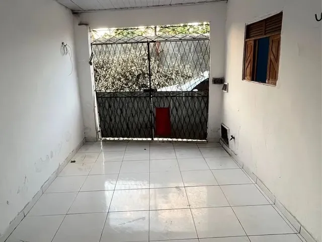 Imagem 8: Casa com Três Quartos e Garagem