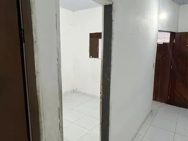 Imagem 9: Casa com Três Quartos e Garagem