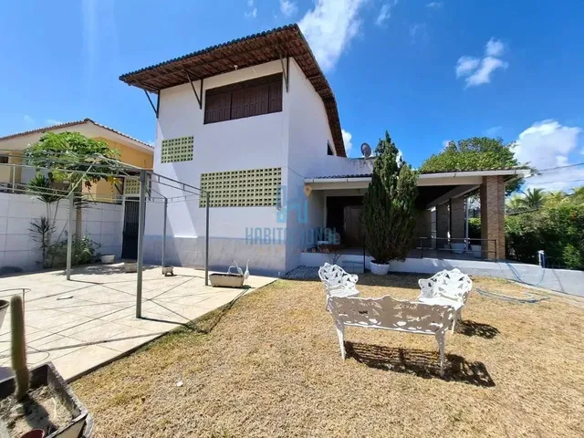 Imagem 2: Casa de Esquina com 360 M² Construídos em Terreno de 450 M² À Venda em Capim Macio