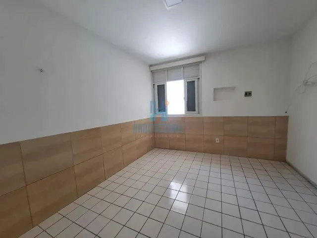 Imagem 3: Casa de Esquina com 360 M² Construídos em Terreno de 450 M² À Venda em Capim Macio