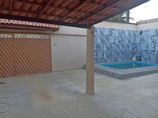 Imagem: Casa com 3 Quartos e 2 Banheiros À Venda