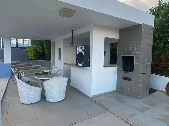 Imagem 10: Imóvel para Venda Possui 500 Metros Quadrados com 7 Quartos em Jacarecica - Maceió - Al