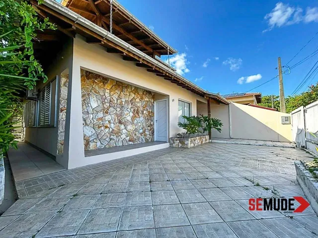 Imagem: Casa À Venda no Bairro Carianos Florianópolis/Sc
