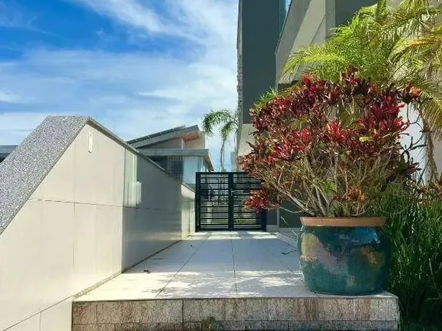 Imagem 2: Casa Alto Padrão em Condomínio Fechado