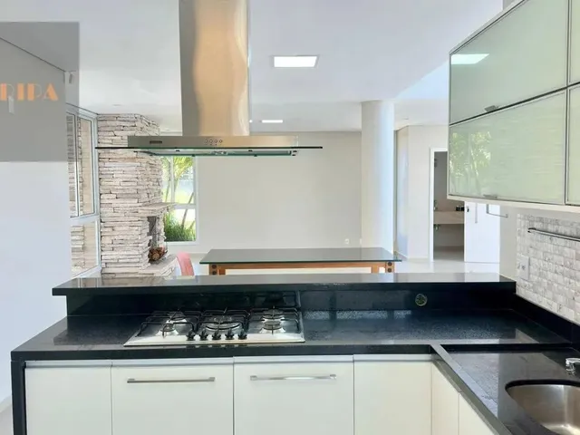 Imagem 7: Casa Alto Padrão em Condomínio Fechado