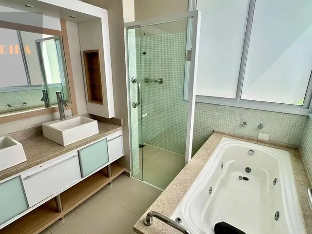 Imagem 3: Casa Alto Padrão em Condomínio Fechado
