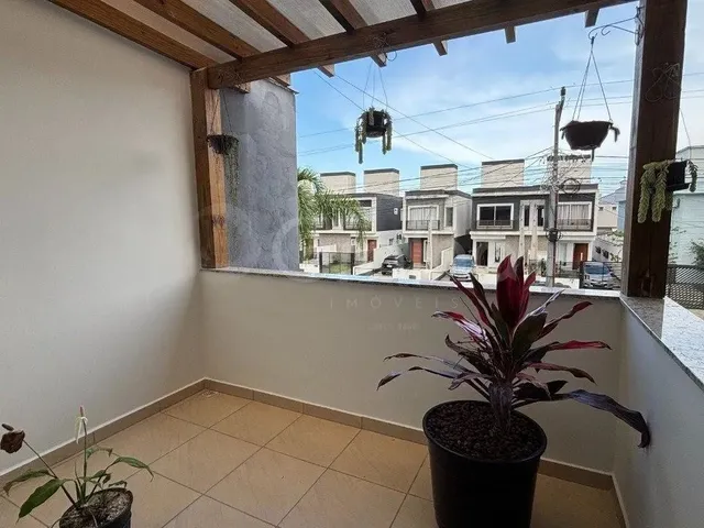 Imagem 2: Casa para Venda em Florianópolis, Ribeirão da Ilha, 3 Dormitórios, 2 Suítes, 3
