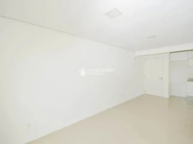 Imagem 8: Imóvel para Aluguel Possui 60 Metros Quadrados com 2 Quartos em Menino Deus - Porto