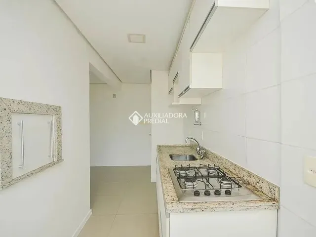Imagem 10: Imóvel para Aluguel Possui 60 Metros Quadrados com 2 Quartos em Menino Deus - Porto