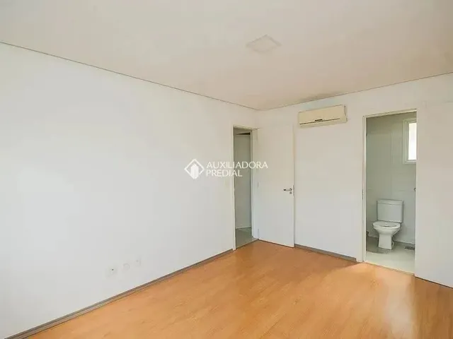 Imagem 9: Imóvel para Aluguel Possui 60 Metros Quadrados com 2 Quartos em Menino Deus - Porto