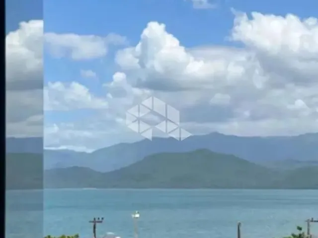 Imagem 2: Casa À Venda no Ribeirão da Ilha com 3 Quartos em Florianópolis