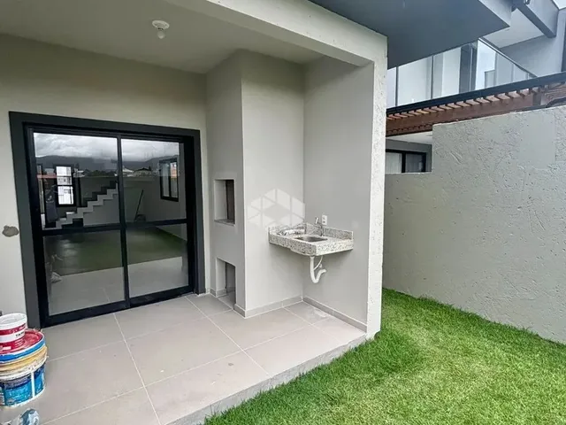 Imagem 1: Casa Geminada 03 Quartos/01 Suíte no Bairro -Campeche -Sc