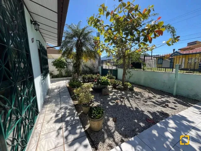 Imagem: Casa a Venda com 3 Dormitórios Semi Mobiliada