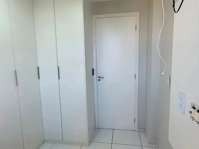Imagem 12: Apartamento Maravilhoso de Esquina Super Ventilado, 3 Quartos, com Móveis e Varanda No