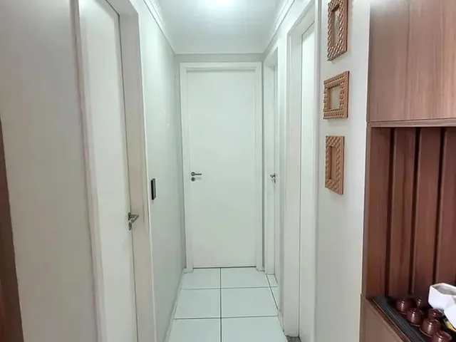 Imagem 2: Apartamento Maravilhoso de Esquina Super Ventilado, 3 Quartos, com Móveis e Varanda No
