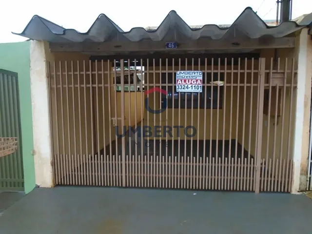Imagem: A casa possui 2 Dormitórios, 2 Banheiros, 1 Vaga na