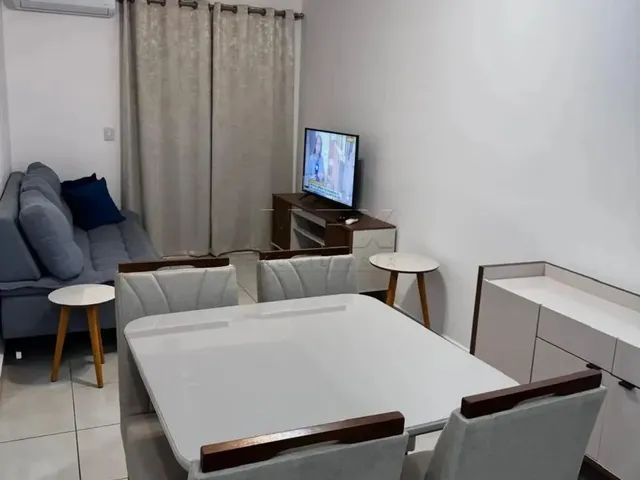 Imagem: O apartamento possui 2 Dormitórios, 1 Suíte, 2 Banheiros,