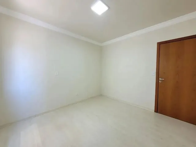 Imagem 11: Apartamento para Alugar em Maringá, Zona 07, com 3 Quartos, com 120 M², Edfício Tayama