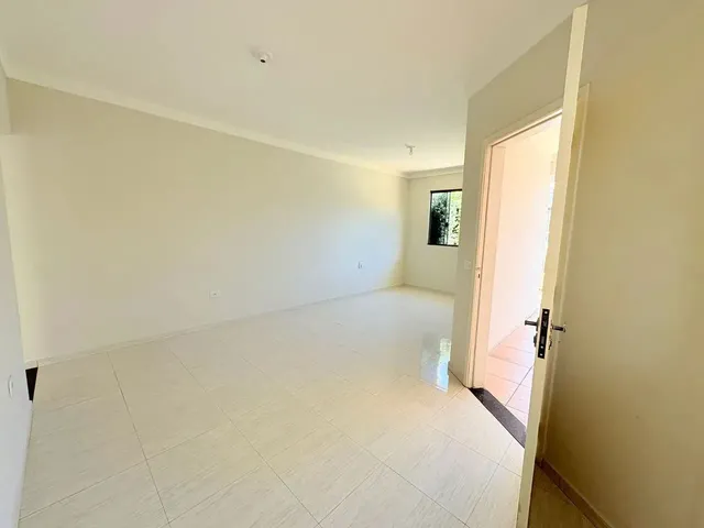 Imagem 9: Casa com 3 Quartos Sendo 1 Suíte no Jd. Itália II