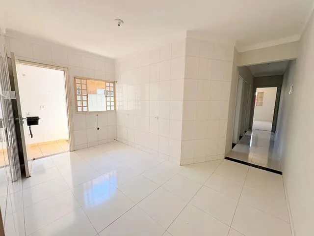 Imagem 2: Casa com 3 Quartos Sendo 1 Suíte no Jd. Itália II