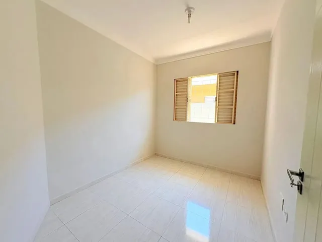 Imagem 8: Casa com 3 Quartos Sendo 1 Suíte no Jd. Itália II