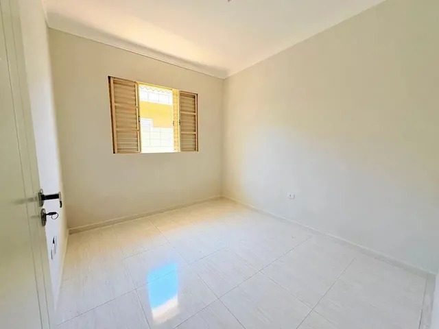 Imagem 16: Casa com 3 Quartos Sendo 1 Suíte no Jd. Itália II