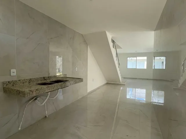 Imagem 4: Casa Duplex / Sobrado Nova com Amplo Terreno em Rua Sem Saída no Centro do Eusébio, 04