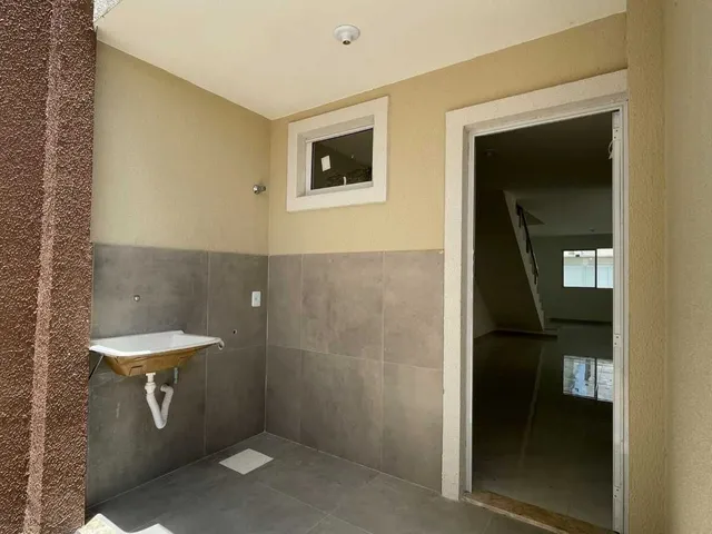 Imagem 10: Casa Duplex / Sobrado Nova com Amplo Terreno em Rua Sem Saída no Centro do Eusébio, 04