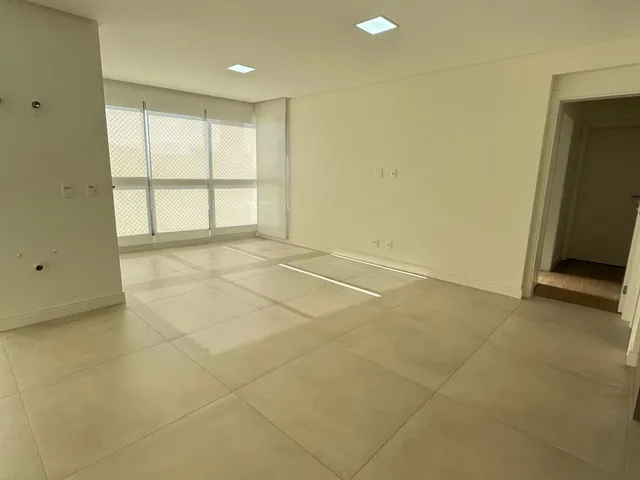 Imagem 5: Apartamento de luxo no Centro de Balneário Camboriú-SC: 3 quartos, 3 suítes, 4