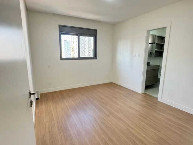 Imagem 13: Apartamento de luxo no Centro de Balneário Camboriú-SC: 3 quartos, 3 suítes, 4