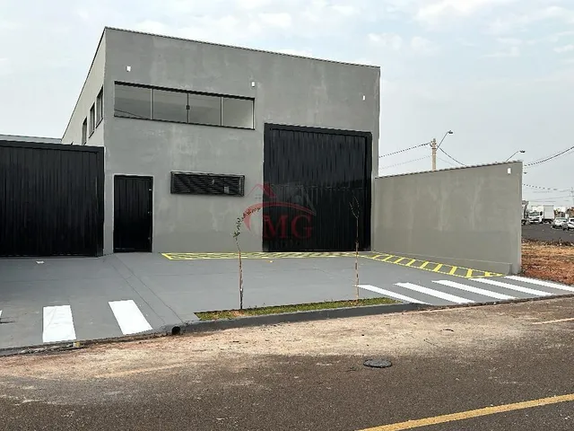 Imagem: O depósito possui 3 Banheiros, 380m² de Área e está