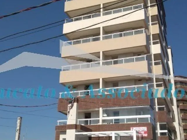 Imagem: O apartamento possui 2 Dormitórios, 1 Suíte, 2 Banheiros,