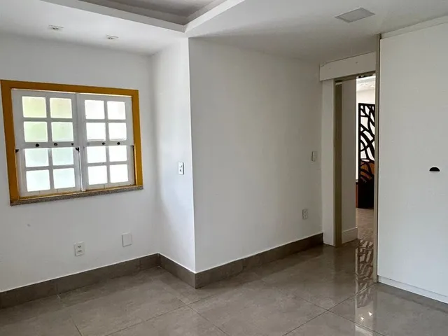 Imagem 8: Vendo Linda Casa em Condomínio em Stella Maris com 5/4, Sendo 4 Suítes , Closset